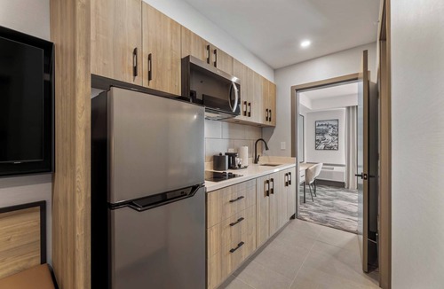 Las Colinas Hotel | Sandman Signature Dallas Las Colinas Hotel & Suites