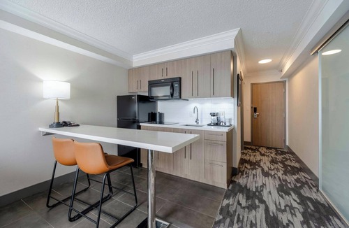 Northeast Mississauga Hotel | Sandman Signature Mississauga Hotel