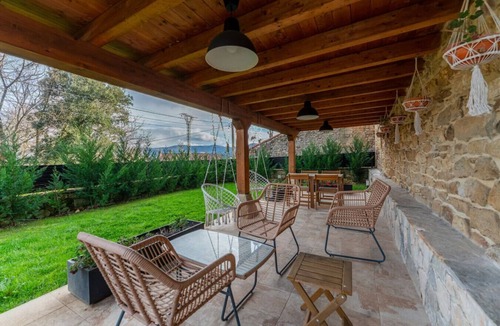 Villafufre Apartment | Sandoñana Palace | by Urban Hosting suite 11