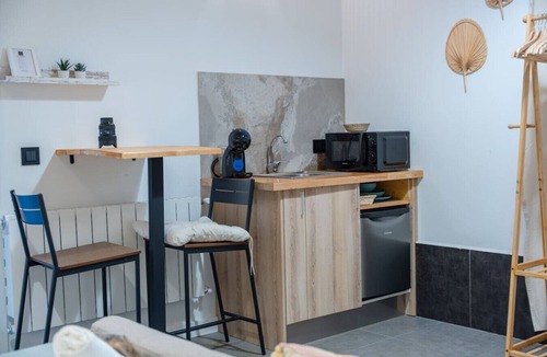 Villafufre Apartment | Sandoñana Palace - by Urban Hosting suite 2