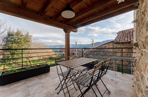Villafufre Condo | Sandoñana Palace | by Urban Hosting suite 3