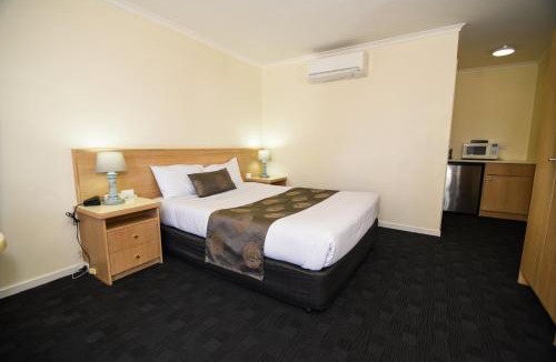 Noble Park Hotel | Sandown Heritage Motel