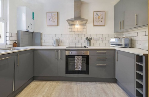 Brighton House | Sandown Home | 2 BR | 3Beds | Free Weekend Parking