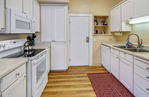 Downtown Cannon Beach House | Sandpiper 1388 - Beachfront!