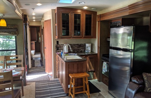 Hot Springs House | Sandpiper 40ft RV @EvansCliff/HotTub on deck, BBQ grill