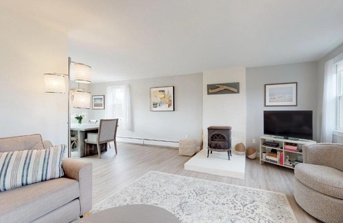 North Truro House | Sandpiper Cottage