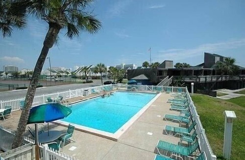 Holiday Isle Condo | Sandpiper cove Unit 2124! Beach service included! Beachfront! Sleeps 6!