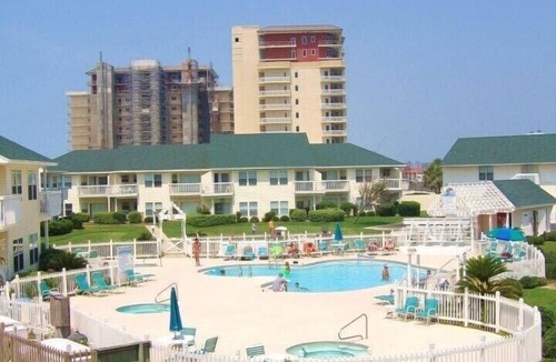 Holiday Isle Condo | Sandpiper cove Unit 2124! Beach service included! Beachfront! Sleeps 6!