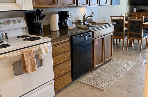 Lincoln City Apartment | Sandpiper Suite 104