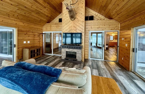 Lewiston House | Sandpiper Too Summary