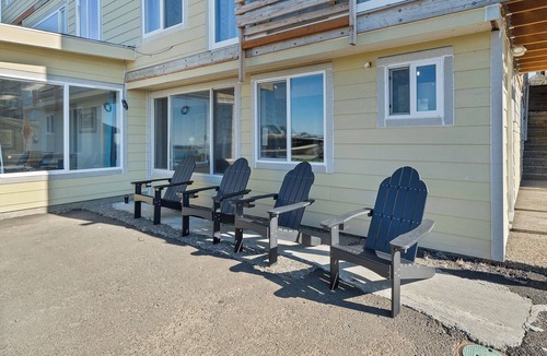 Netarts Apartment | Sandpiper~ Water front on the Netarts Bay ~ unobstructed views. Sleeps 6