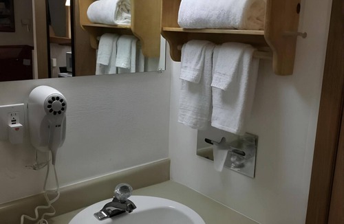 Ponderay Hotel | Sandpoint Inn