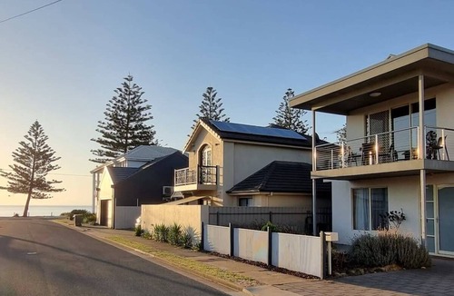 Largs North House | Sandrift by the beach