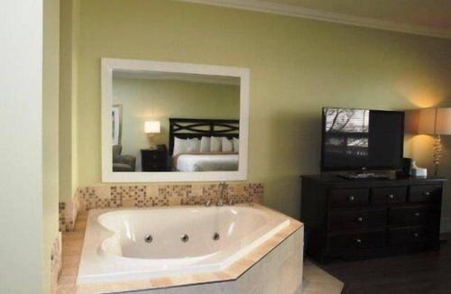 Golden Lake Hotel | Sands on Golden Lake