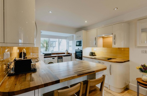 Croyde Cottage | Sands, Sleeps 6, Pets