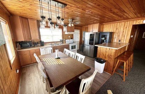 Nags Head Hotel | SandSpur Ocean Cottages