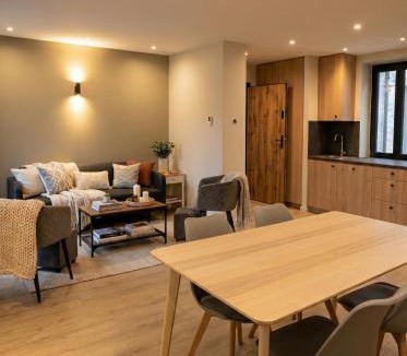 Noisy-sur-Ecole Apartment | Sandstone