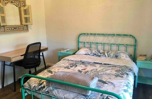 Elands House | Sandstone mountain cottage, pets welcome