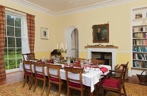 Totnes House | SANDWELL MANOR, pet friendly, character holiday cottage in Totnes