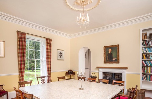 Totnes House | SANDWELL MANOR, pet friendly, character holiday cottage in Totnes