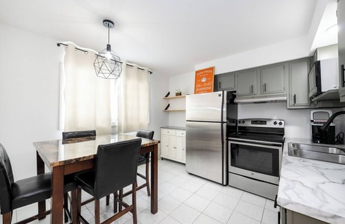 Sandwich Apartment | Sandwich IL 1BR | Near Lake + Downtown