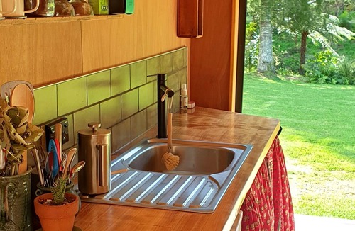 Matapouri Cabin | Sandy Bay eco cabins