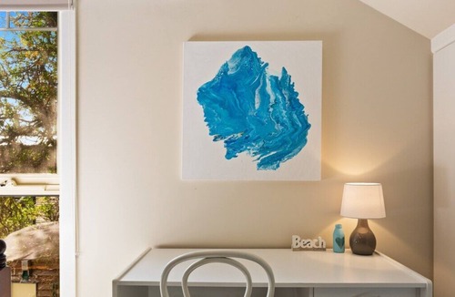 Silverleaves House | Sandy Bay Getaway w Spa 4 Bdr