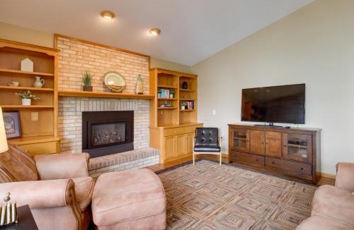 Alexandria House | Sandy Beach Family Getaway with Fire Pit and Deck!