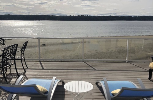 Lakebay Cottage | Sandy Beach Front Cottage with great Sunsets