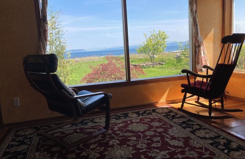 Kingston Cottage | Sandy Beach, No Bank, Ocean Front Cottage