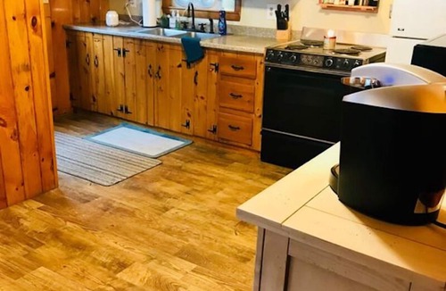 Wakefield House | Sandy Beach Oasis on Lake Ivanhoe