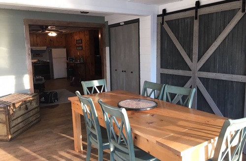 Wakefield House | Sandy Beach Oasis on Lake Ivanhoe