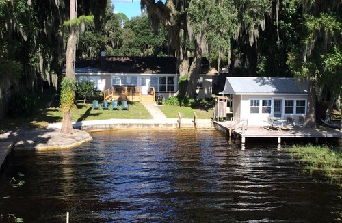 Melrose House | Sandy Beach On Lake Santa Fe!