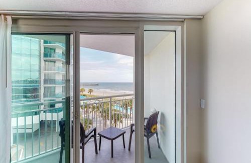 Downtown Myrtle Beach Apartment | Sandy Beach Resort 504