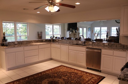 Longtown Villa | Sandy Beaches-Lake Accessn6000 sq. ft. -Sleeps 25 n9 bedrooms, 4 bathrooms