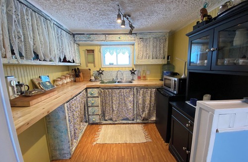 Western Bay Cottage | Sandy Beaches/Waterfalls swimming/meadows/hiking;nWestern Bay Sands Cottage