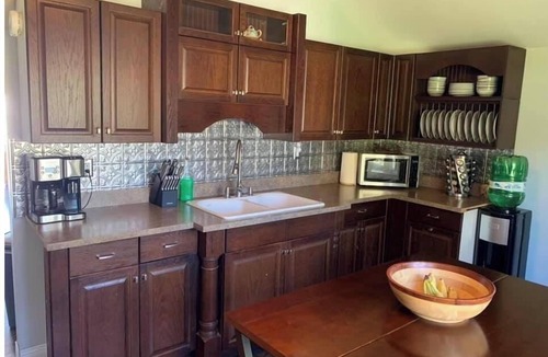 Selkirk Cottage | SANDY BEACHFRONT cottage with HOT TUB and FIRESTOVE