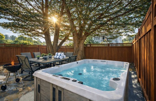 Opal Cliffs House | Sandy BEACHFRONT Surfside - at Corcoran Beach, Newly Remodeled w/HOT TUB!