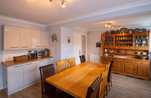 Camber Cottage | Sandy Bottom - opposite the Dunes – Pool Table & Juke Box