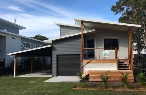 Hat Head House | Sandy Bottoms - Beach & Creek Escape