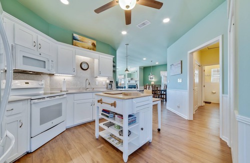 Fort Morgan House | Sandy Bottoms! Beach Front! 180+ Rave Reviews!