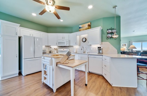 Fort Morgan House | Sandy Bottoms! Beach Front! 180+ Rave Reviews!