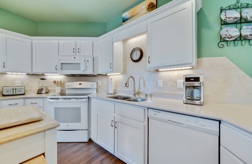 Fort Morgan House | Sandy Bottoms! Beach Front! 180+ Rave Reviews!