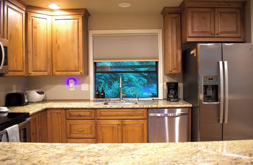 Mount Hood Village House | Sandy Cheeks: River Access, Hot Tub, BBQ, Fire Pit