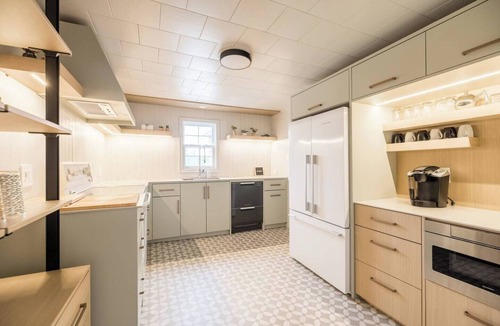 Eastport House | Sandy Cove 04 Tucker Inn