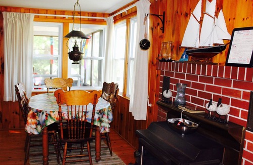 Chester Cottage | SANDY COVE COTTAGE / CHESTER / oceanfront / private beach and wharf / kayak