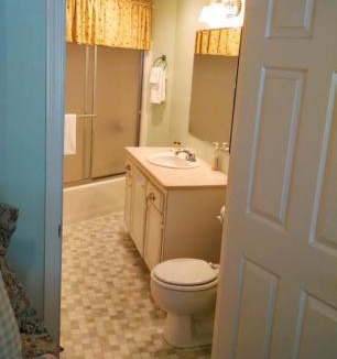 Seaside Hotel | Sandy Cove Inn