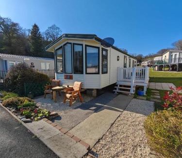 Amroth House | Sandy Feet