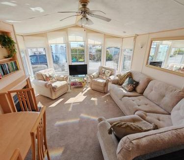 Amroth House | Sandy Feet