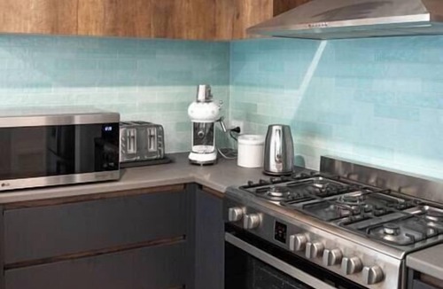 Peterborough House | Sandy Feet Retreat Su